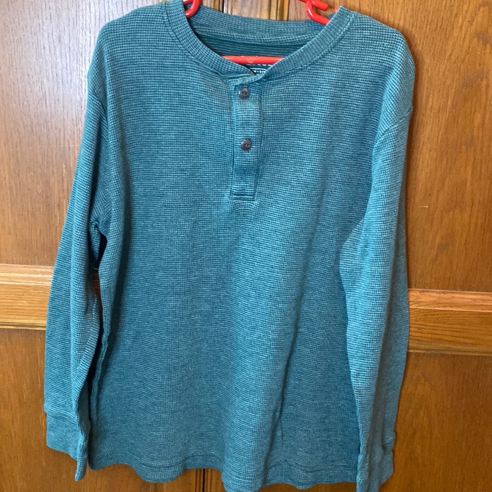 Boys Size M 8/10 blue long sleeved shirt. Cat & Jack.